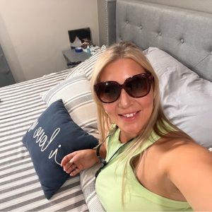 Meet your Posher, Samantha